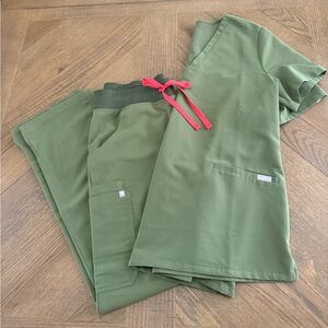 FIGS Woman's Olive Green Scrub Set with Peach Accent